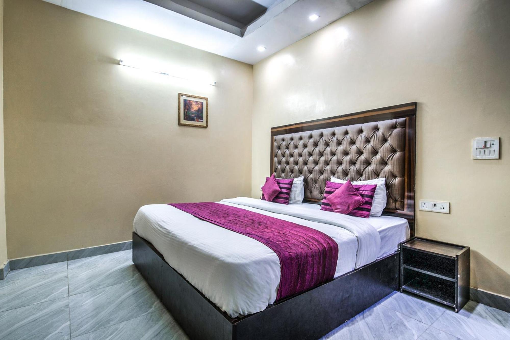 Hotel O Crosswinds Residency Indirapuram Dış mekan fotoğraf
