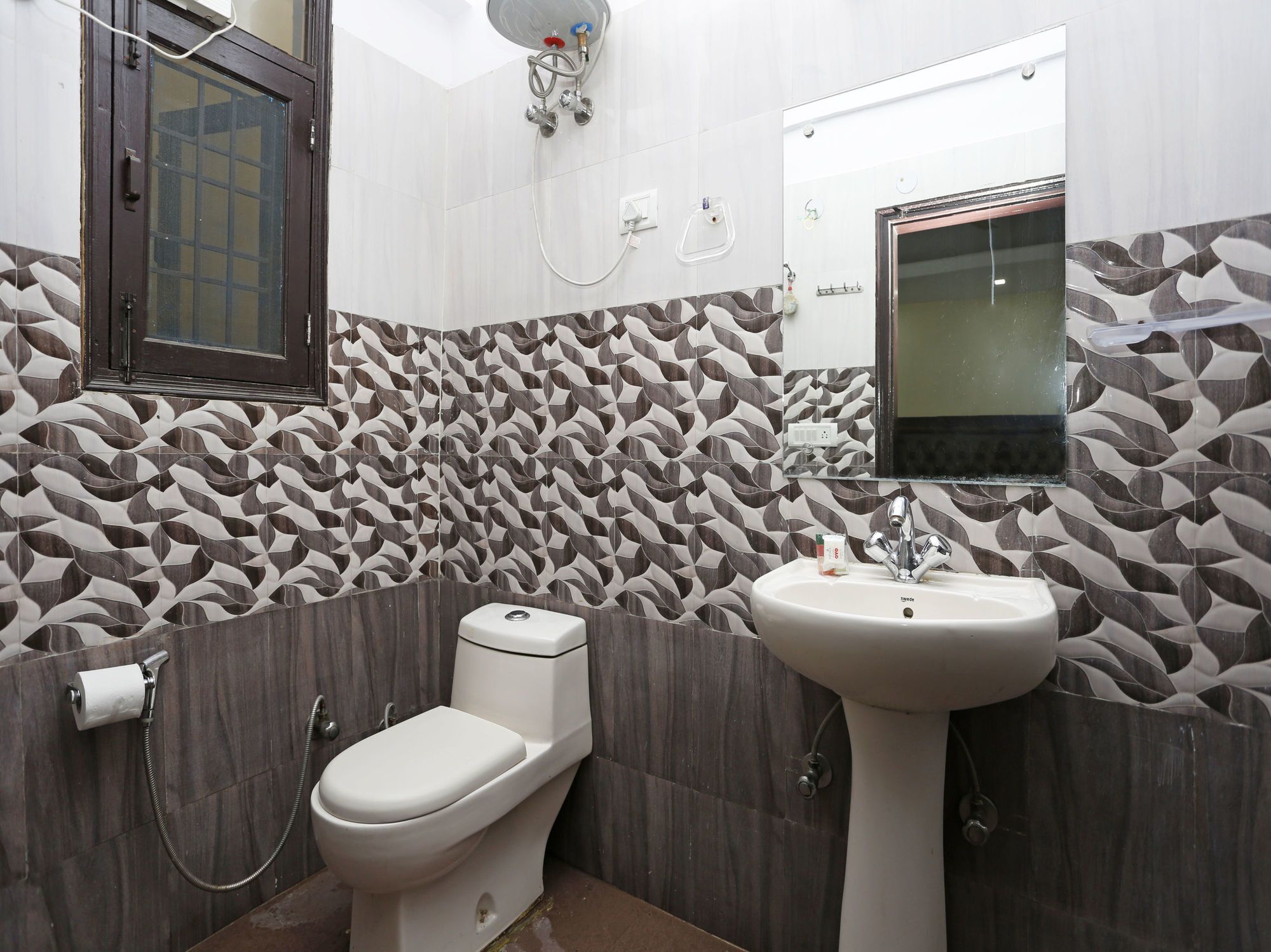 Hotel O Crosswinds Residency Indirapuram Dış mekan fotoğraf