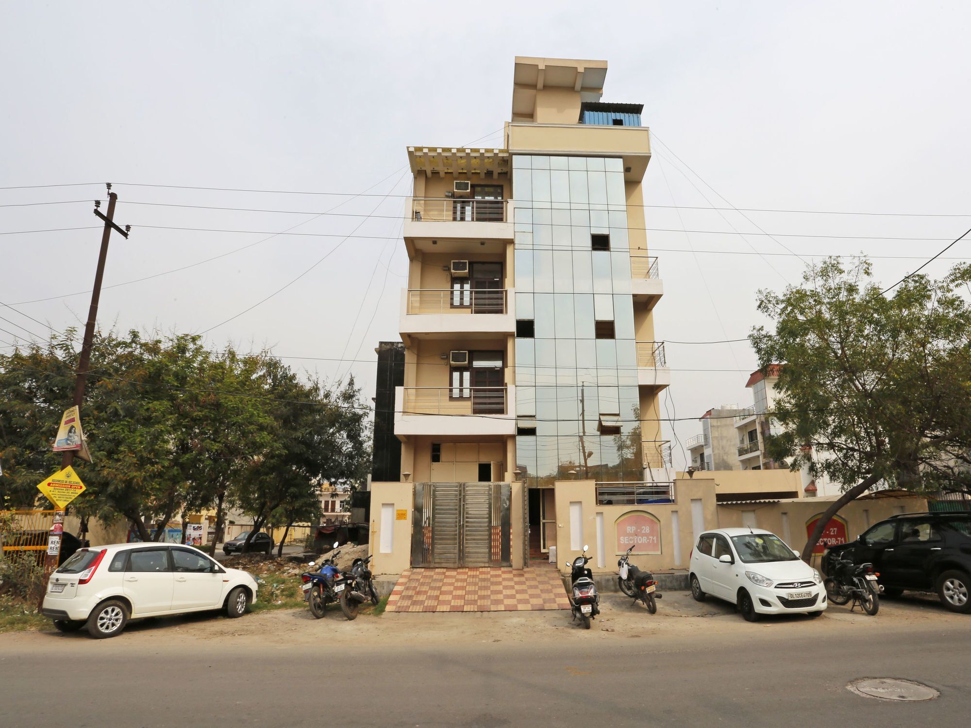Hotel O Crosswinds Residency Indirapuram Dış mekan fotoğraf